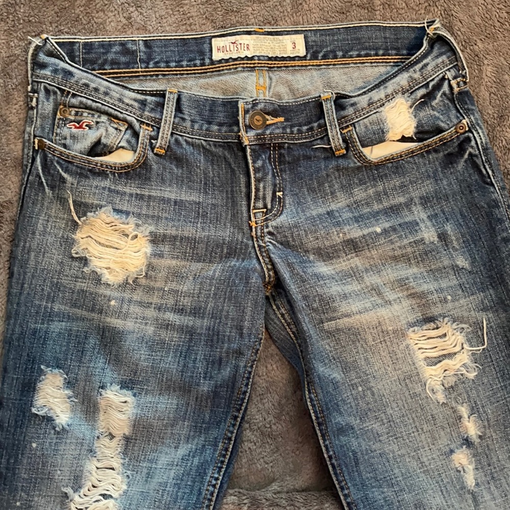 Hollister distressed jeans size 3